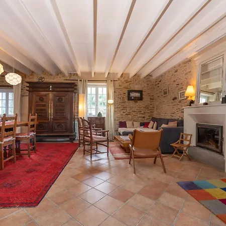 Devant Le Chateau De Suscinio Holiday home Sarzeau